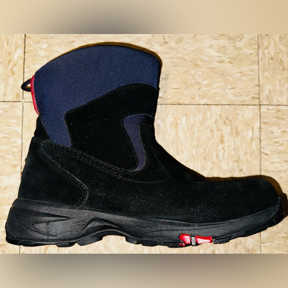 L.L. Bean Women’s Thinsulate Flex & Cushion Slip On Boots in Black Suede size 9